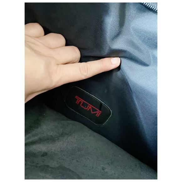 Tumi Black Leather Expandable Padded Laptop Briefcase Messenger Bag - Picture 2 of 12